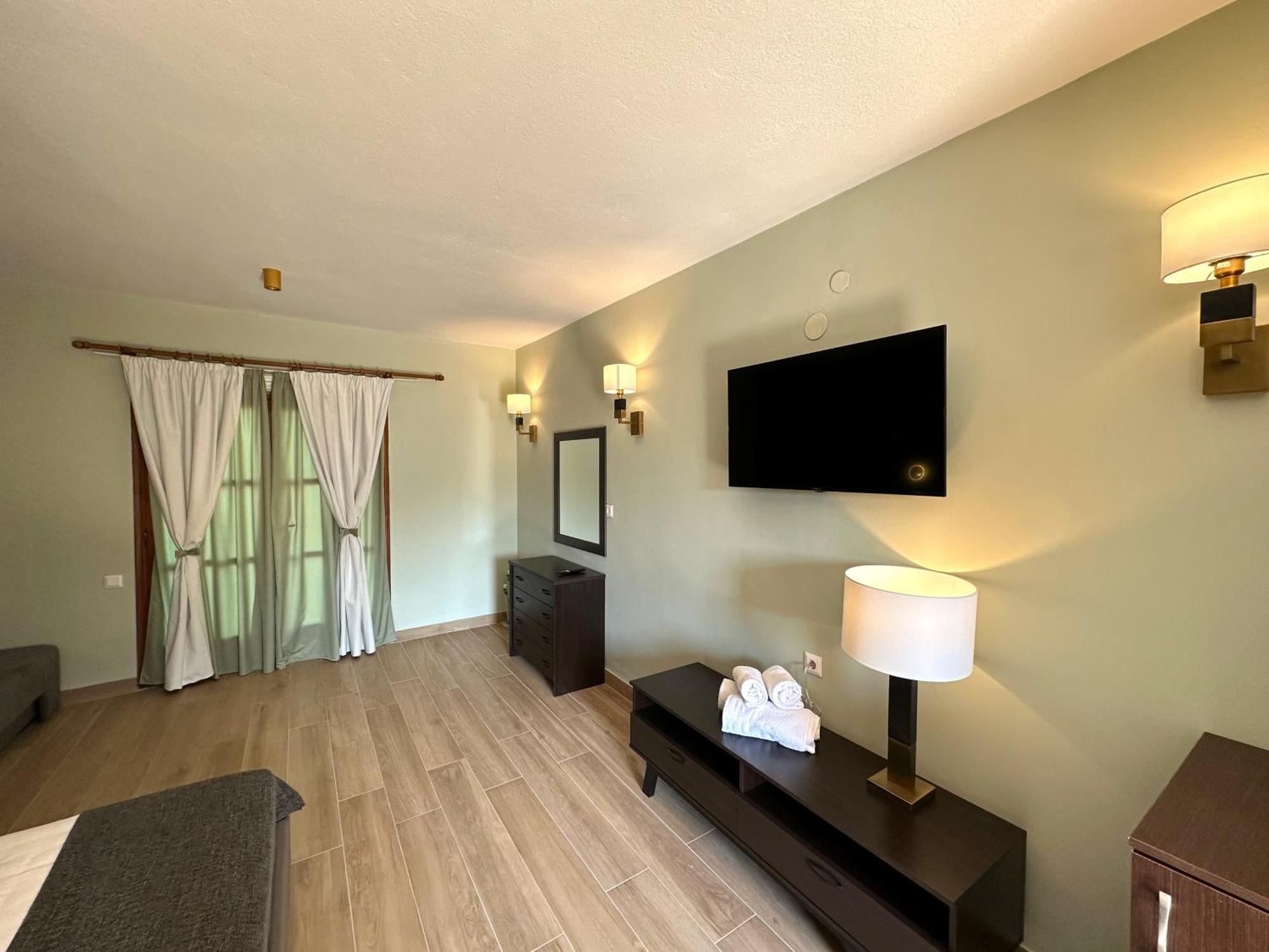 Prasino Horio Hotel Арнайа Екстериор снимка